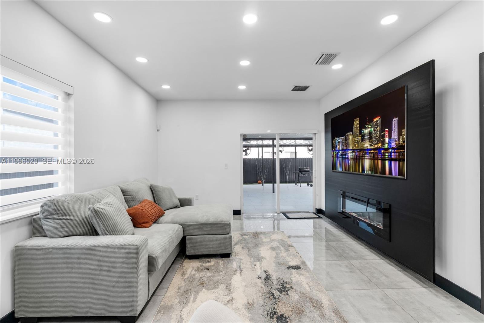 22811 3 / 3 1492 sq. ft. $ 2026-04-07 0 Photo