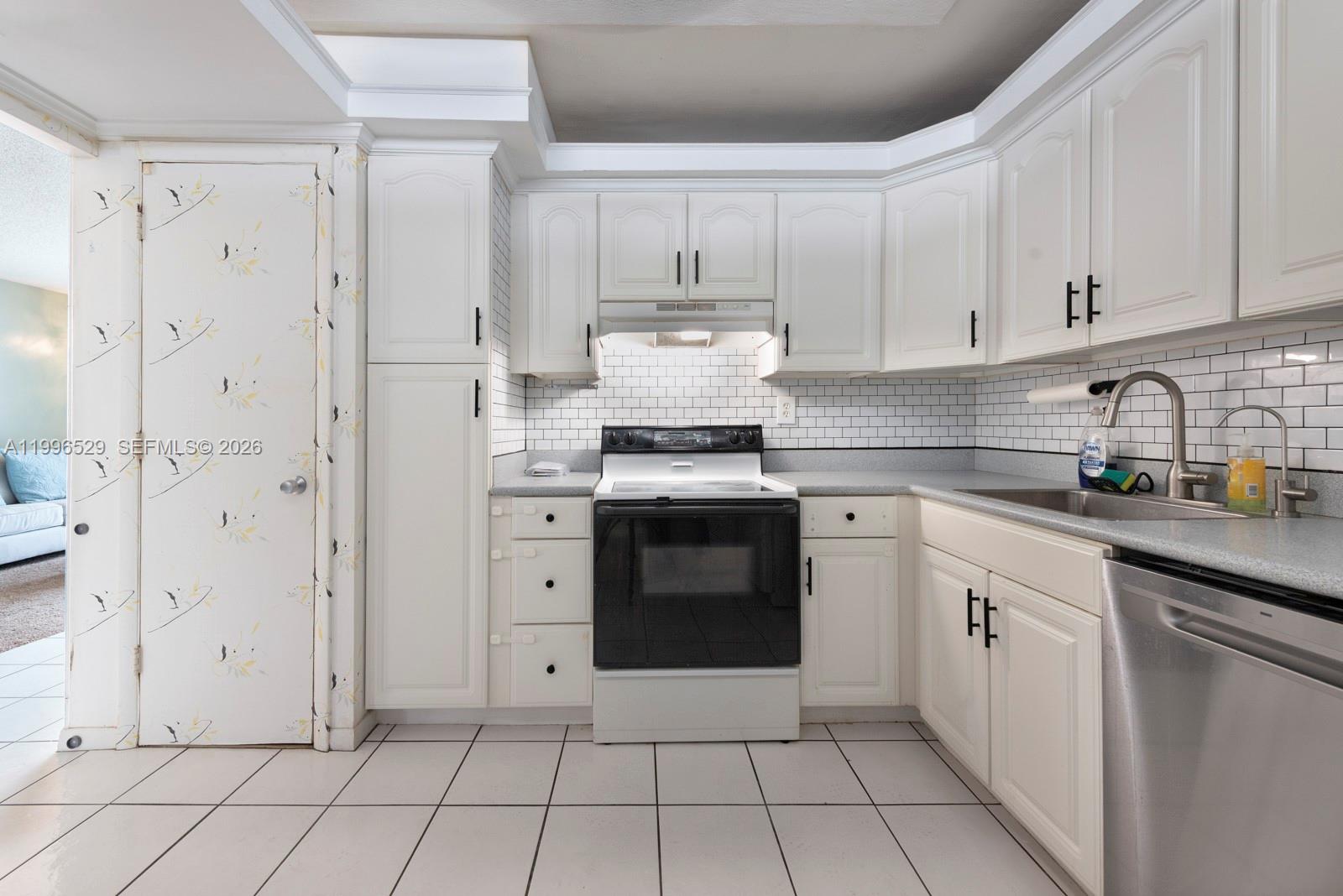 Photo of 3161 Ocean Dr  #809, Hallandale Beach, Florida, 33009 - 