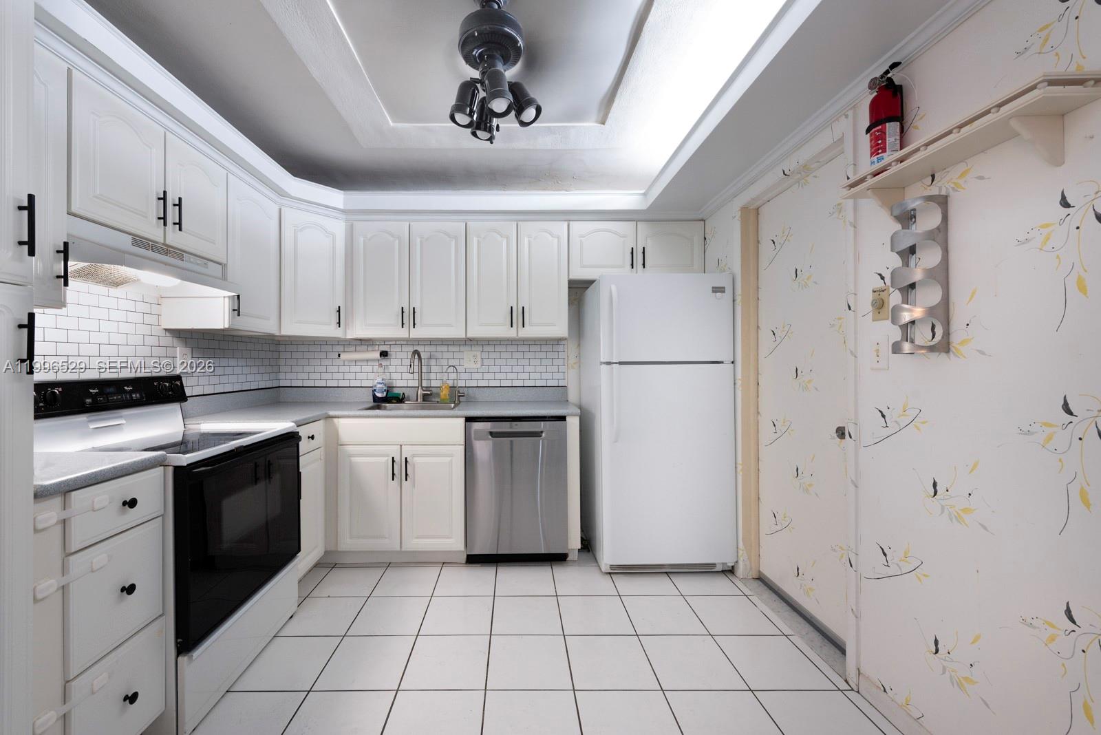 Photo of 3161 Ocean Dr  #809, Hallandale Beach, Florida, 33009 - 