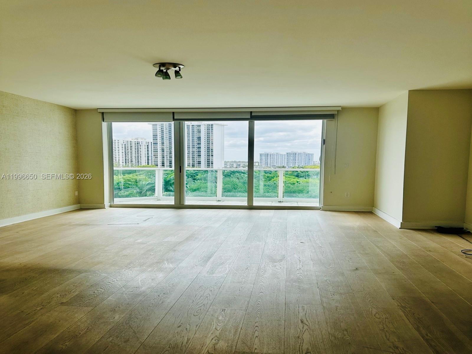 Photo of 3301 183rd St  #809, Aventura, Florida, 33160 - 