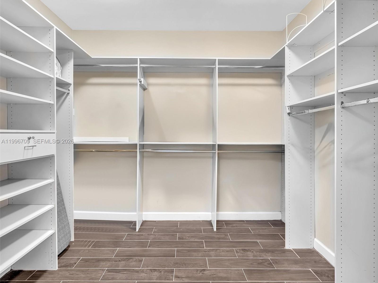 1203 2 / 2 1560 sq. ft. $ 2026-04-07 0 Photo