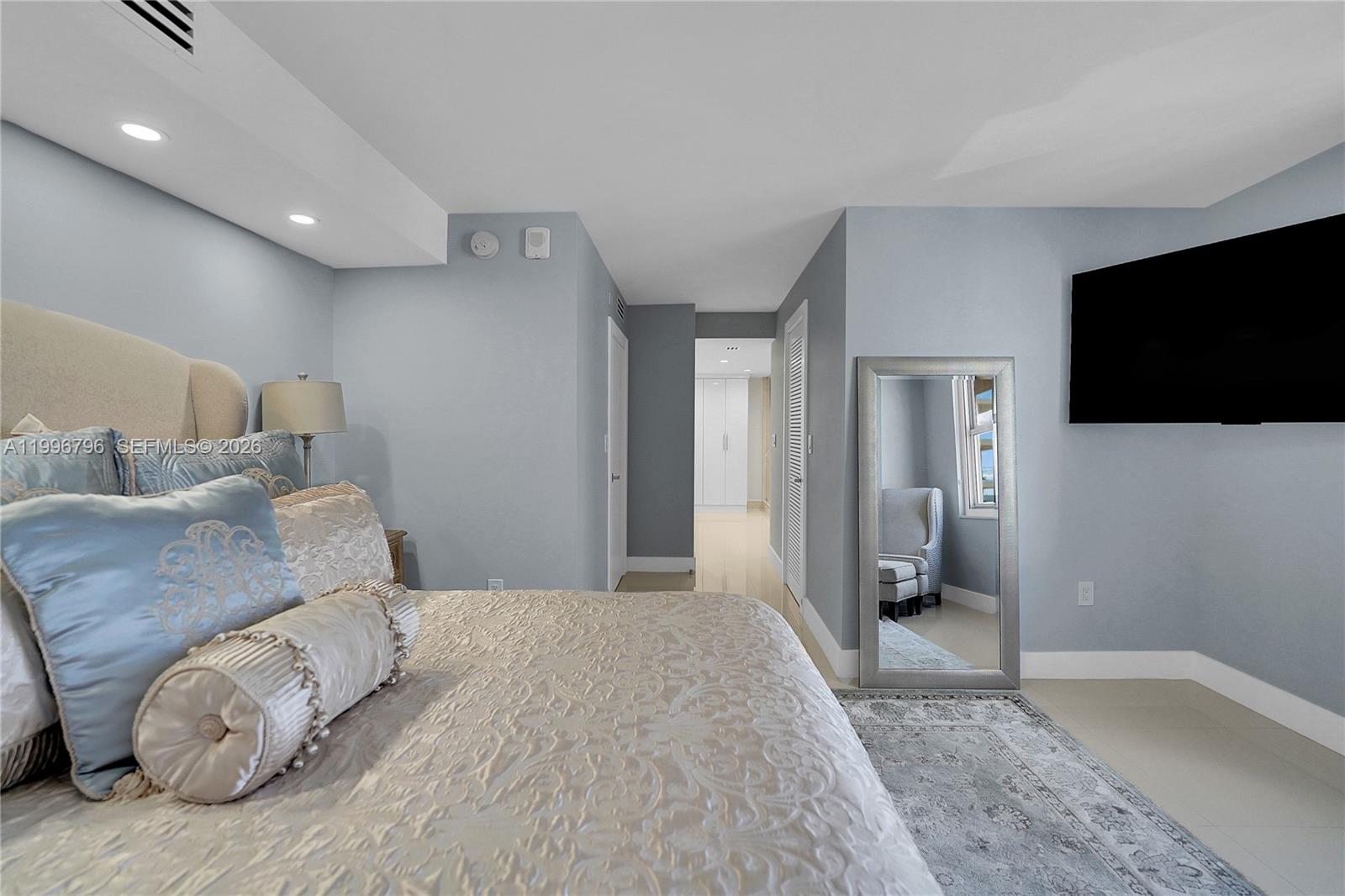 Photo of 1920 Ocean Dr #11C, Hallandale Beach, Florida, 33009 -