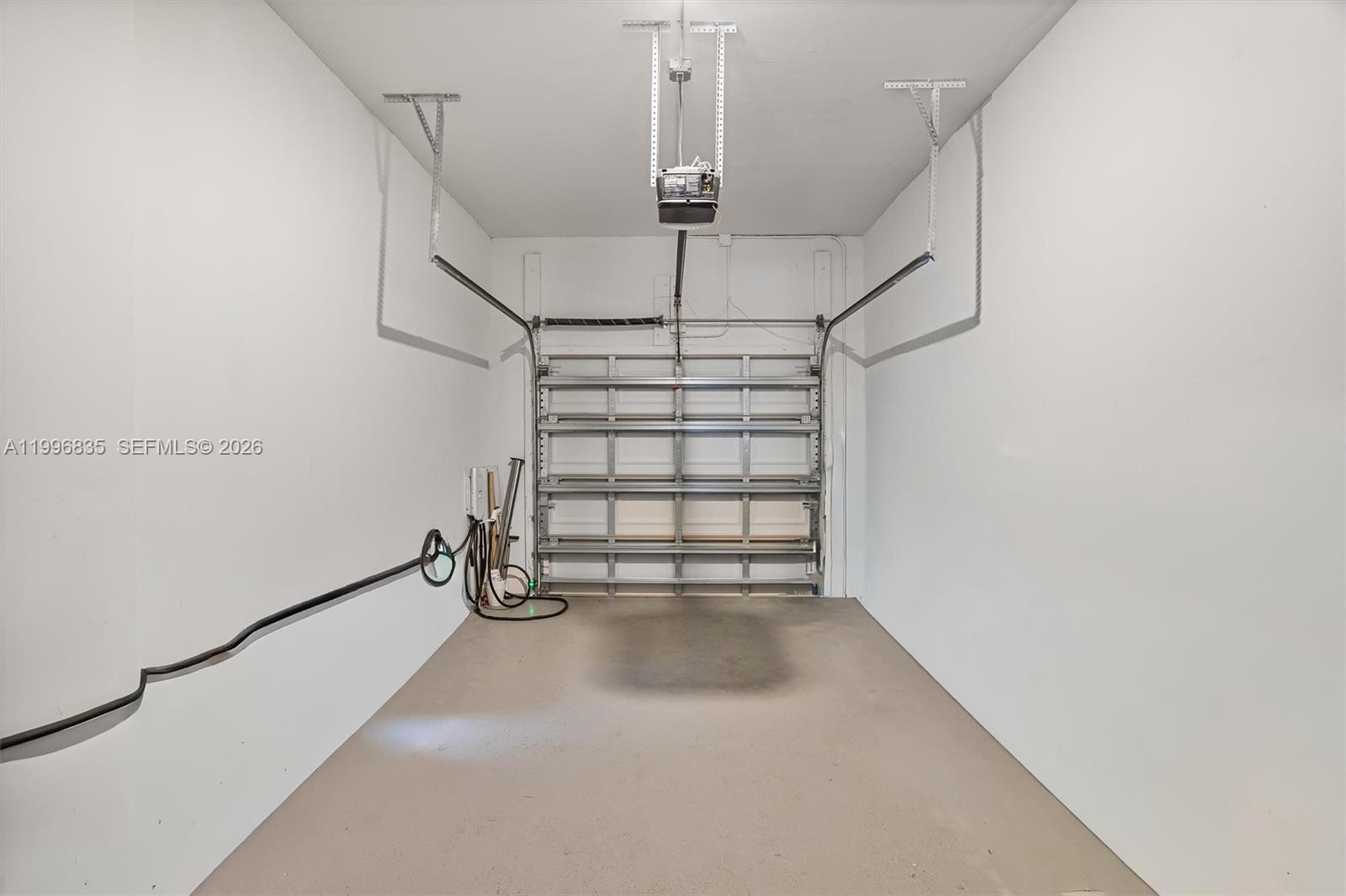 321 5 / 5 1902 sq. ft. $ 2026-04-07 0 Photo