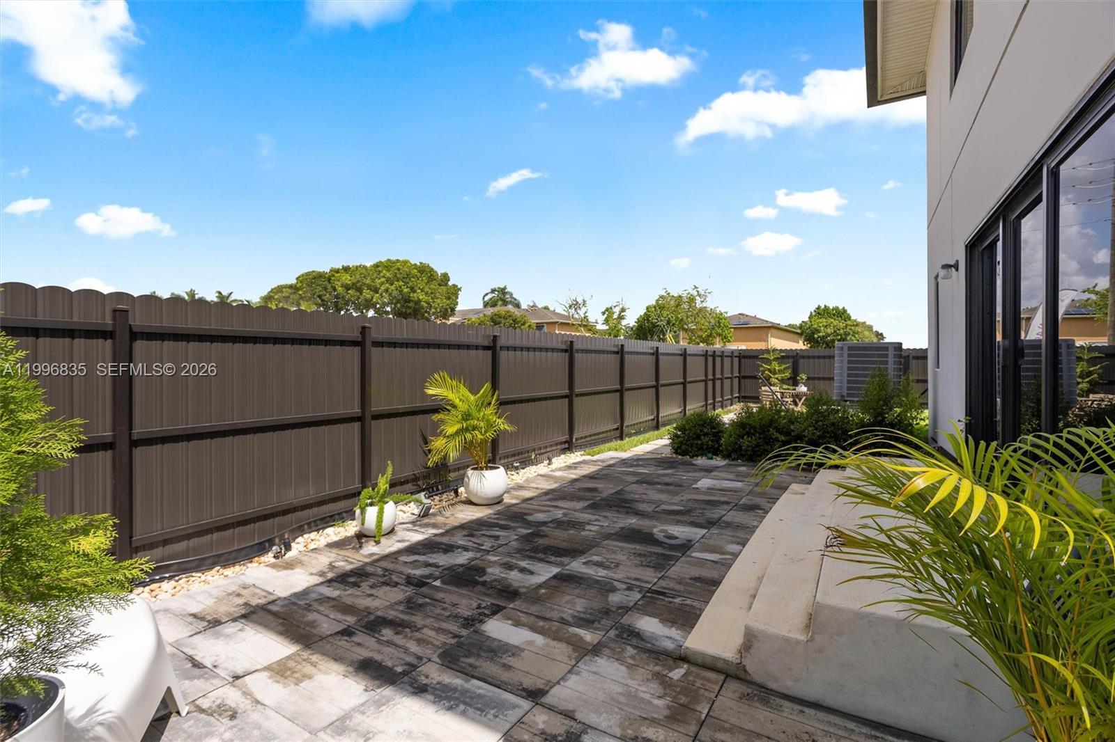 321 5 / 5 1902 sq. ft. $ 2026-04-07 0 Photo