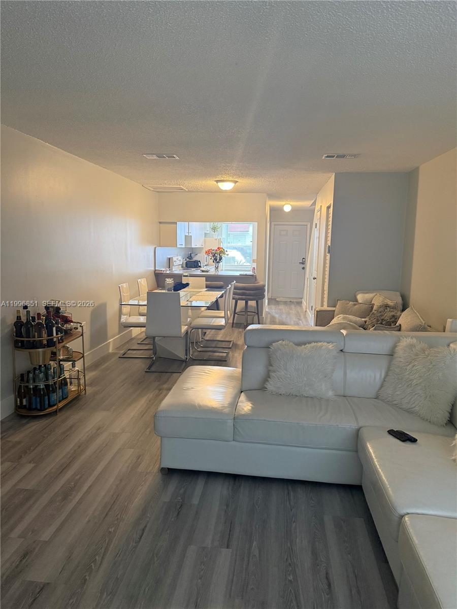 3,4,5,8,9,10,11,15,16,19,  /   sq. ft. $ 2026-04-07 0 Photo