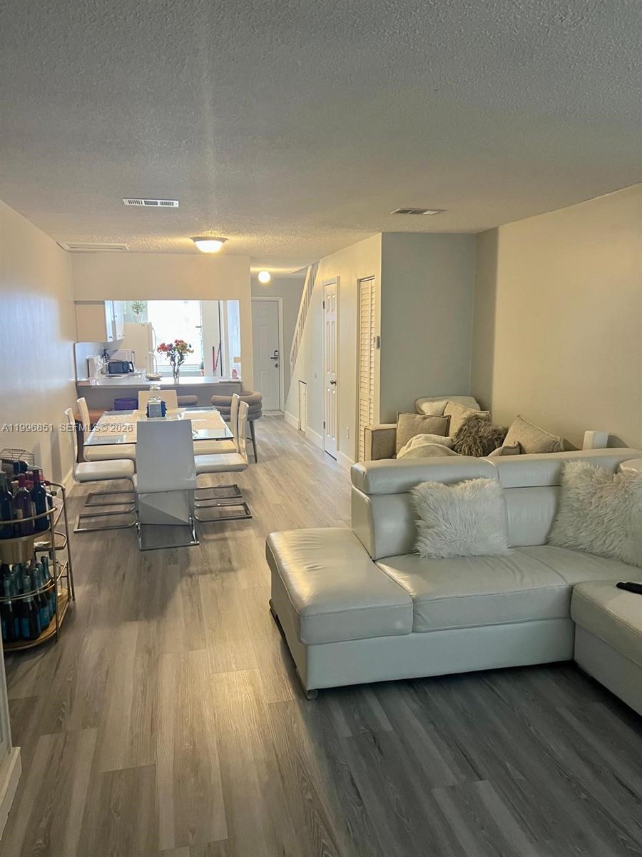 3,4,5,8,9,10,11,15,16,19,  /   sq. ft. $ 2026-04-07 0 Photo