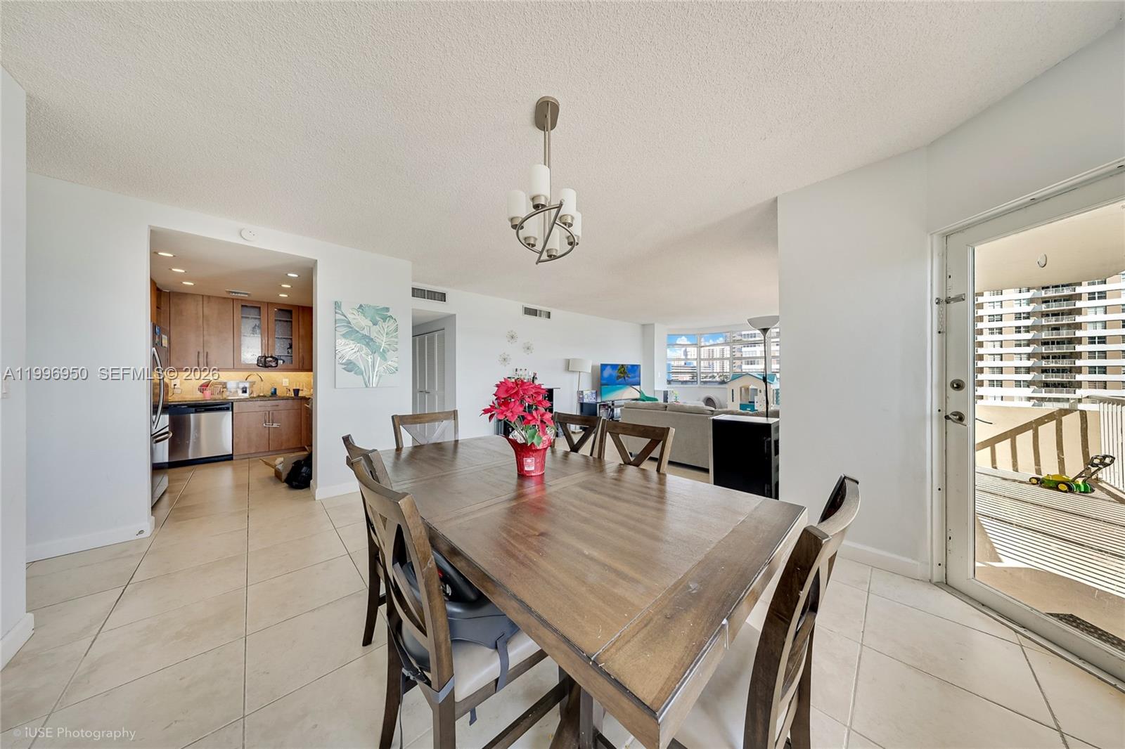 5F 2 / 2 1340 sq. ft. $ 2026-04-08 0 foto