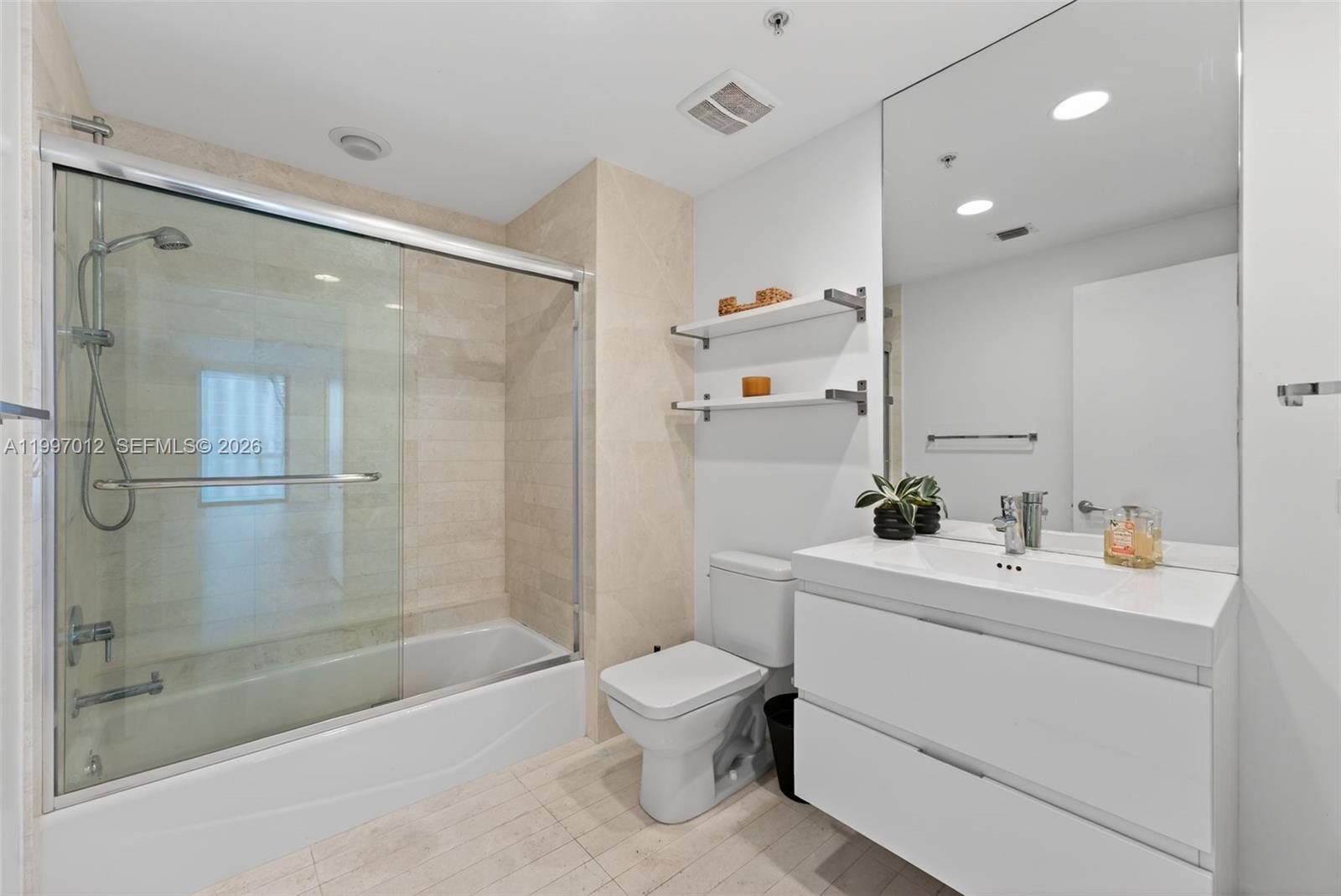 Photo of 17301 Biscayne Blvd #1401, North Miami Beach, Florida, 33160 -