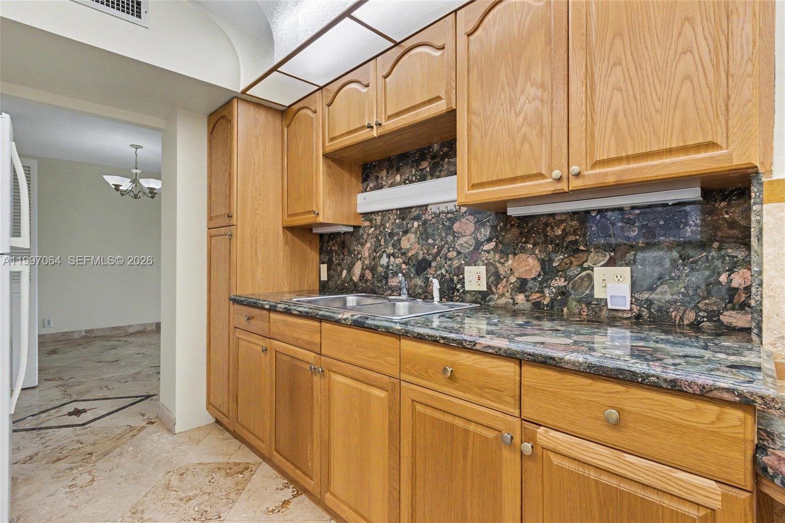 See details 408 1 / 2 844 sq. ft. $ 2026-05-16 0 Photo