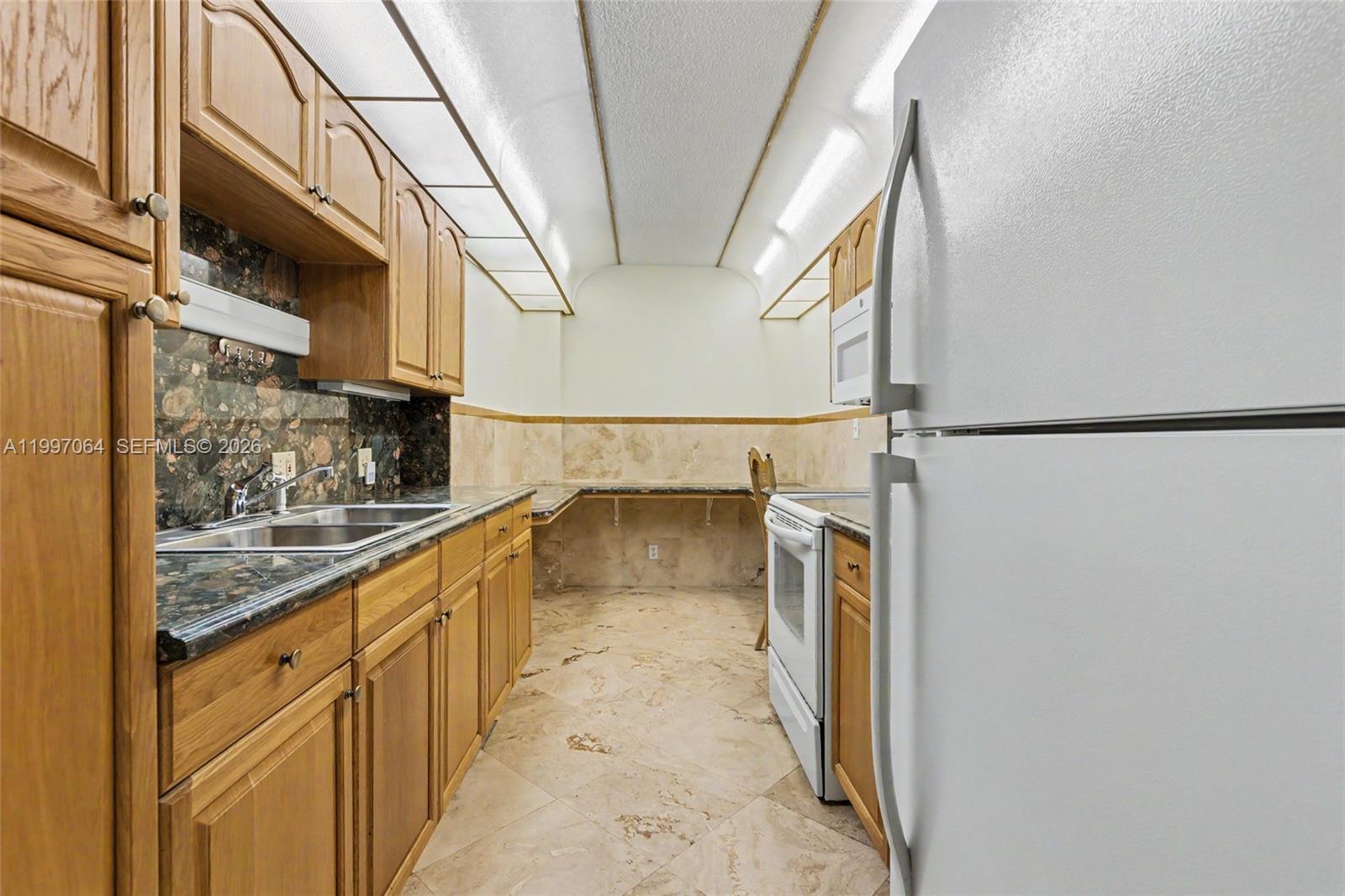 See details 408 1 / 2 844 sq. ft. $ 2026-05-16 0 Photo