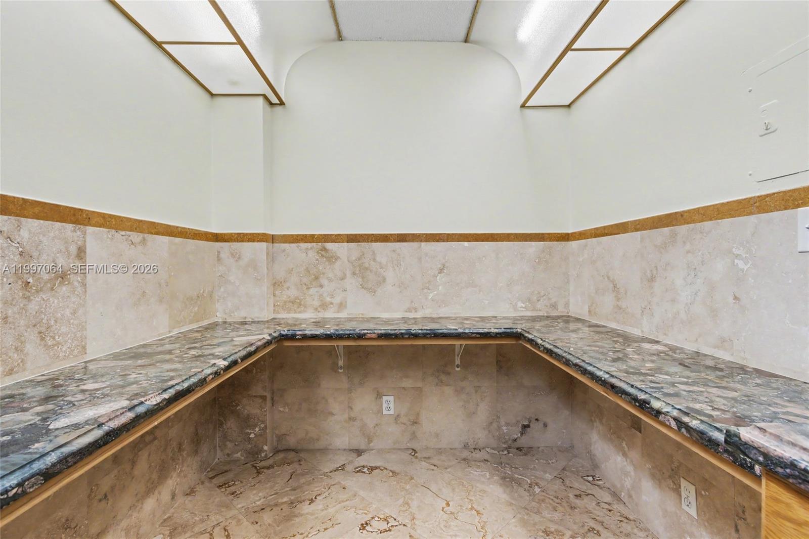 See details 408 1 / 2 844 sq. ft. $ 2026-05-16 0 Photo