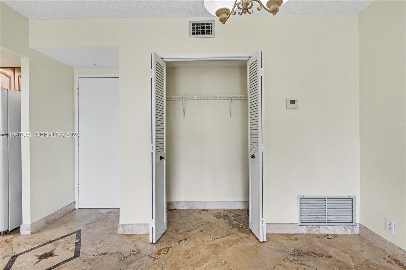 See details 408 1 / 2 844 sq. ft. $ 2026-05-16 0 Photo