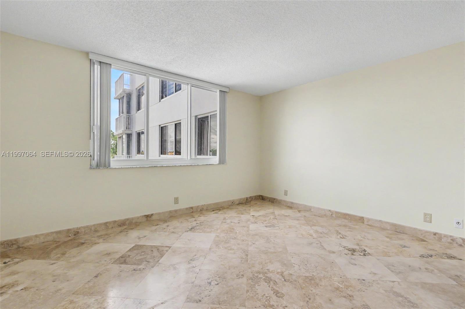See details 408 1 / 2 844 sq. ft. $ 2026-05-16 0 Photo