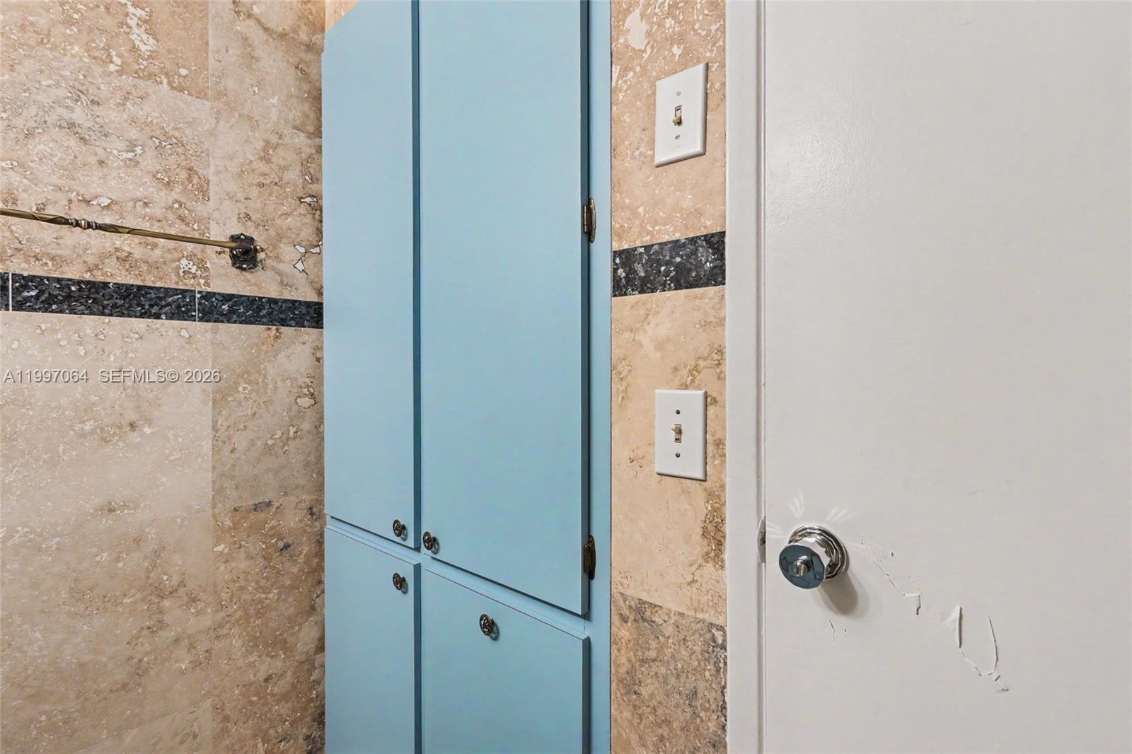 See details 408 1 / 2 844 sq. ft. $ 2026-05-16 0 Photo