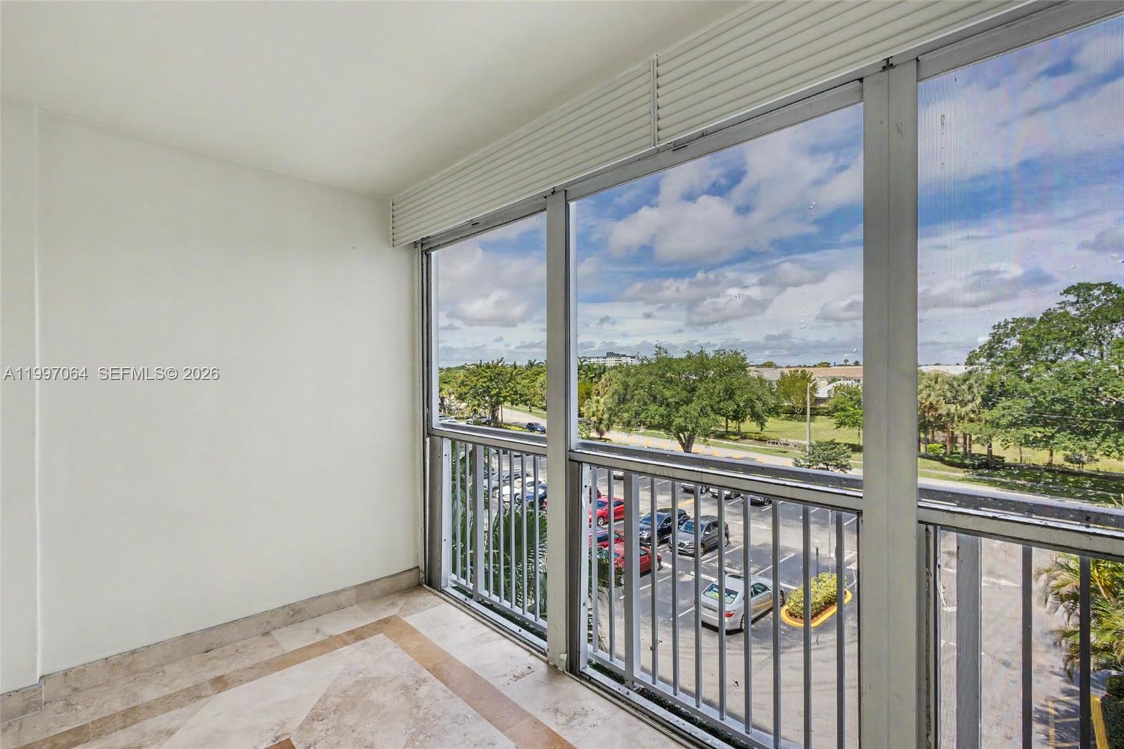 See details 408 1 / 2 844 sq. ft. $ 2026-05-16 0 Photo