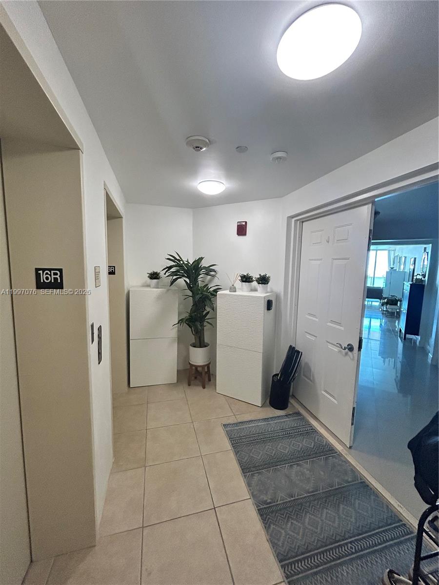 Photo of 3330 190th St  #1615, Aventura, Florida, 33180 - Private elevator lobby