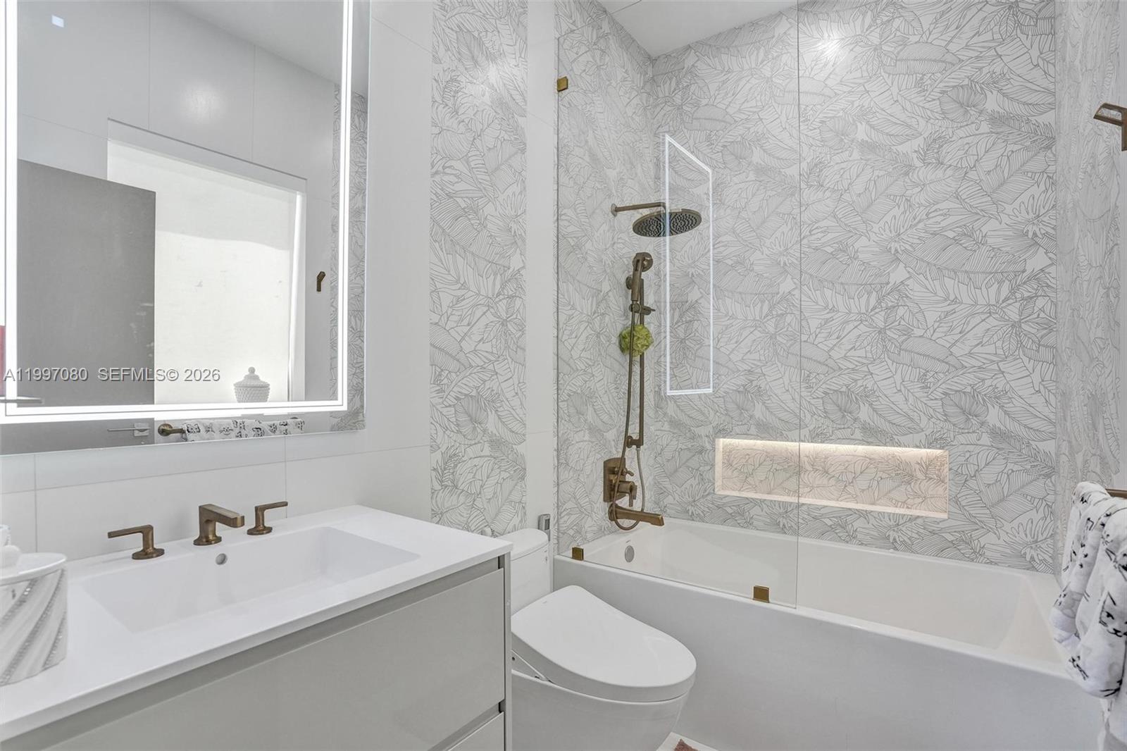 Photo of 18985 Atlantic Blvd  (18985), Sunny Isles Beach, Florida, 33160 - 