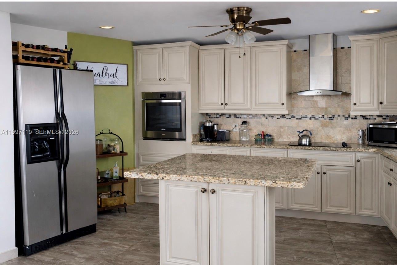 Ver detalles 926E 2 / 2 1140 sq. ft. $ 2026-04-08 0 foto