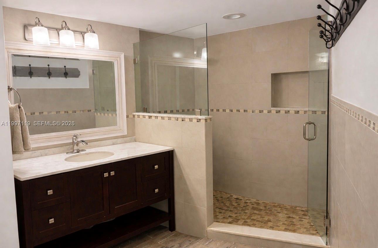 Ver detalles 926E 2 / 2 1140 sq. ft. $ 2026-04-08 0 foto