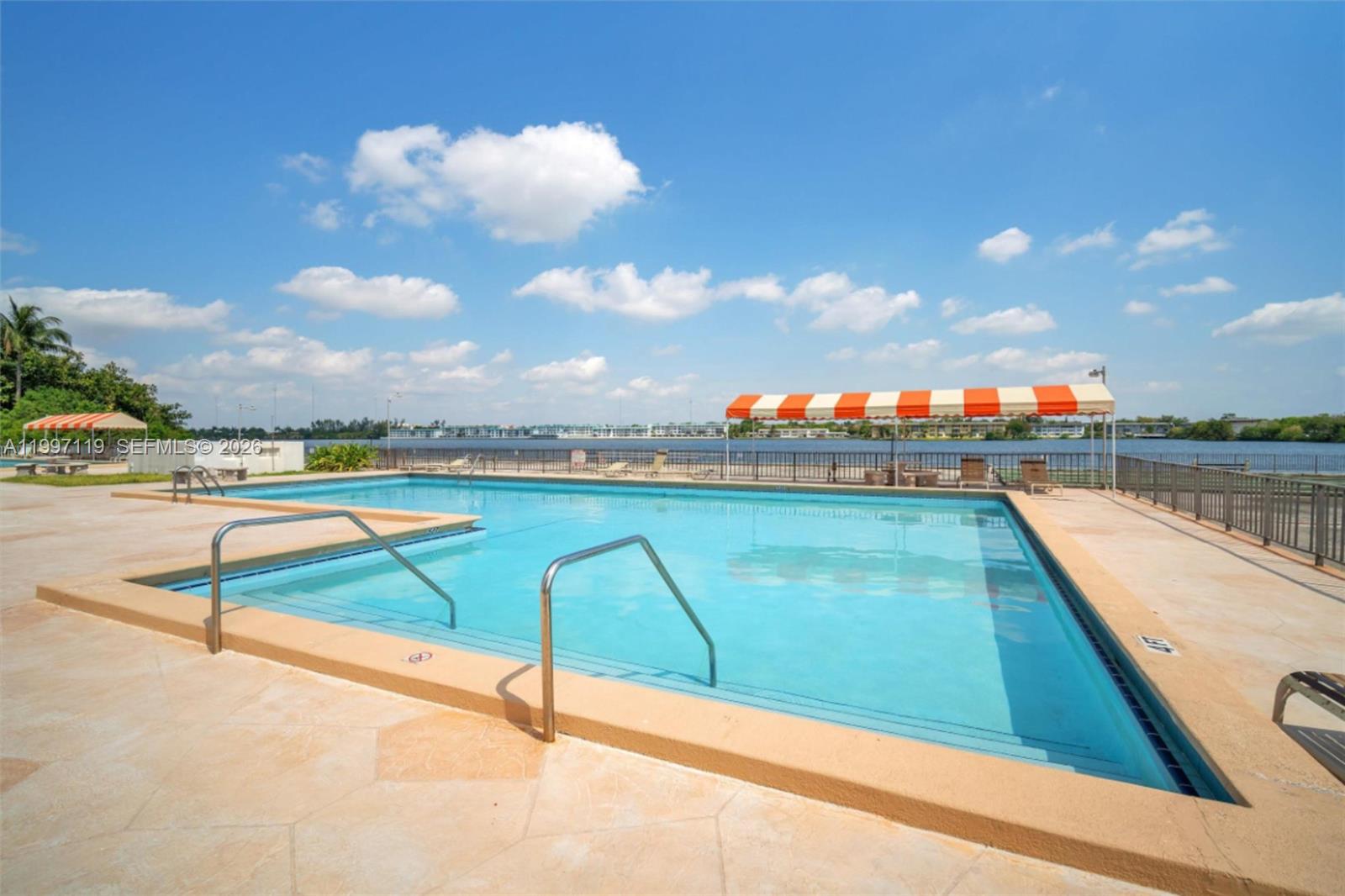 Ver detalles 926E 2 / 2 1140 sq. ft. $ 2026-04-08 0 foto