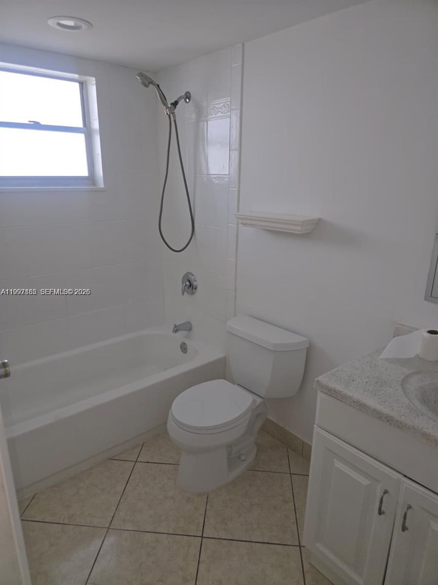 Photo of 320 12th Ave #703, Hallandale Beach, Florida, 33009 -