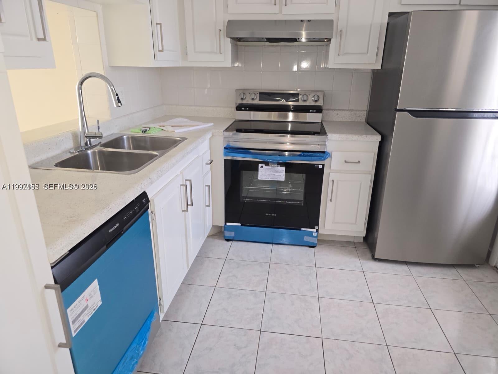 Photo of 320 12th Ave #703, Hallandale Beach, Florida, 33009 -