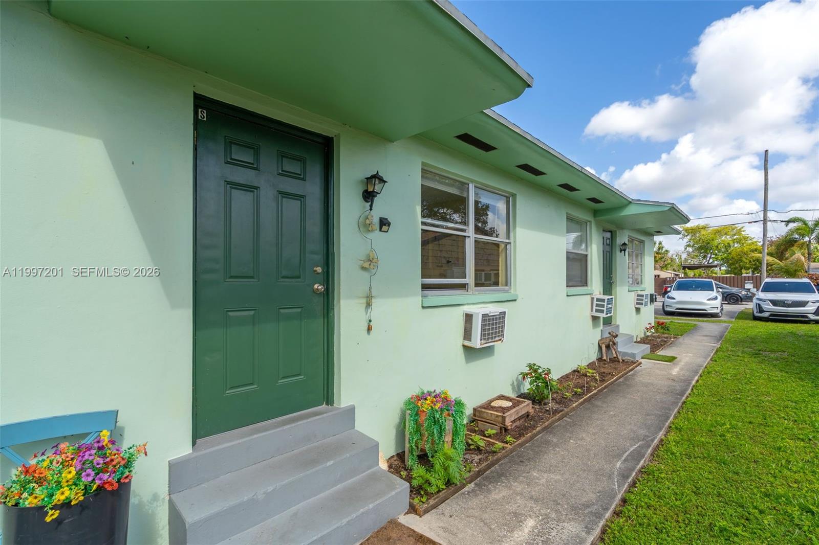   /  1636 sq. ft. $ 2026-04-08 0 Photo