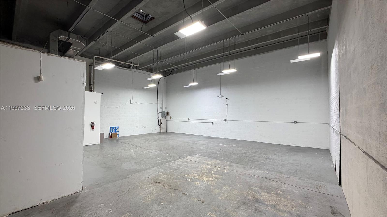 10859  /   sq. ft. $ 2026-04-08 0 Photo