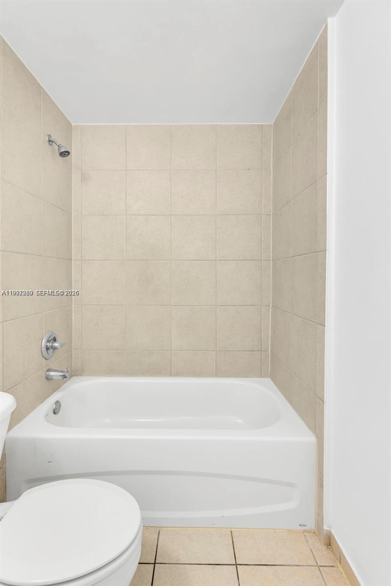 Photo of 140 Dixie Hwy  #810, Hollywood, Florida, 33020 - 