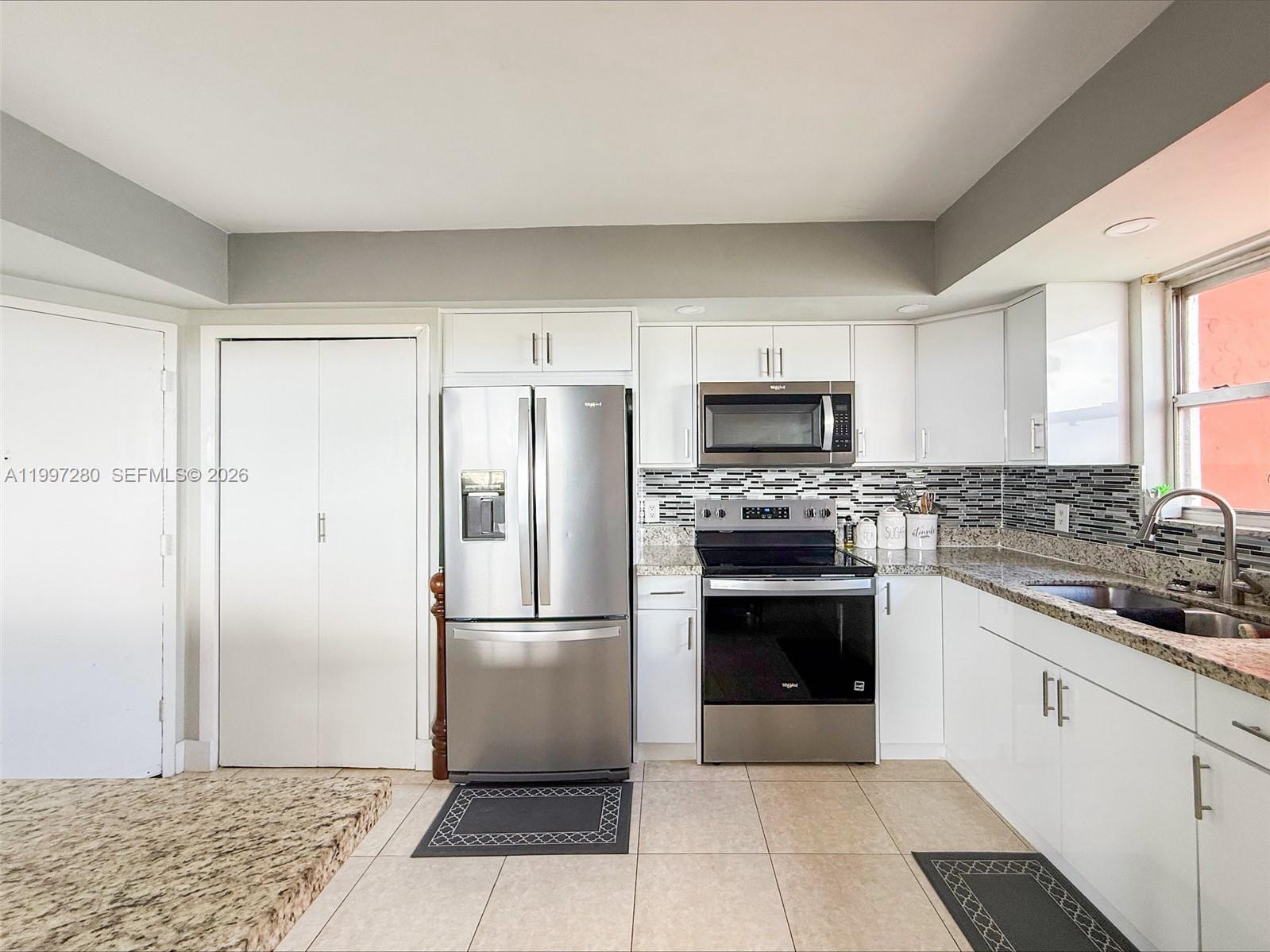 Ver detalles 1406W 2 / 2 1140 sq. ft. $ 2026-04-09 0 foto