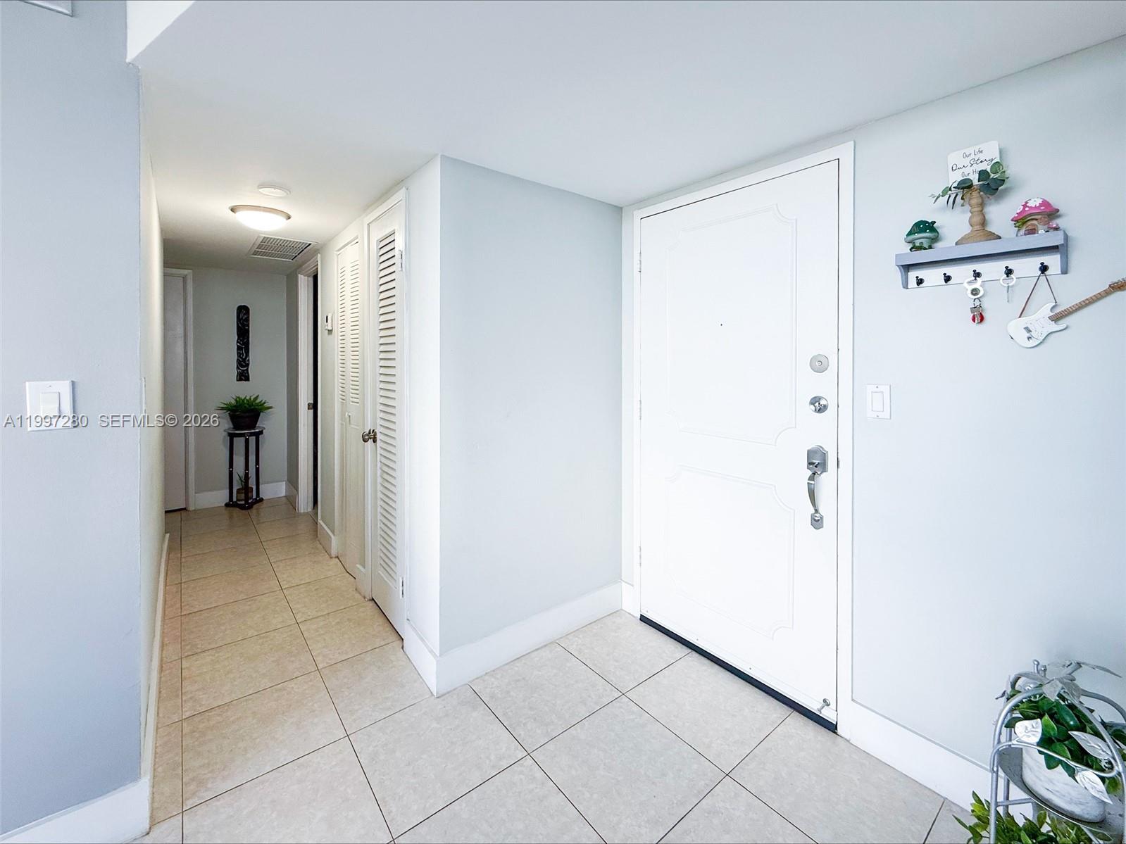 Ver detalles 1406W 2 / 2 1140 sq. ft. $ 2026-04-09 0 foto