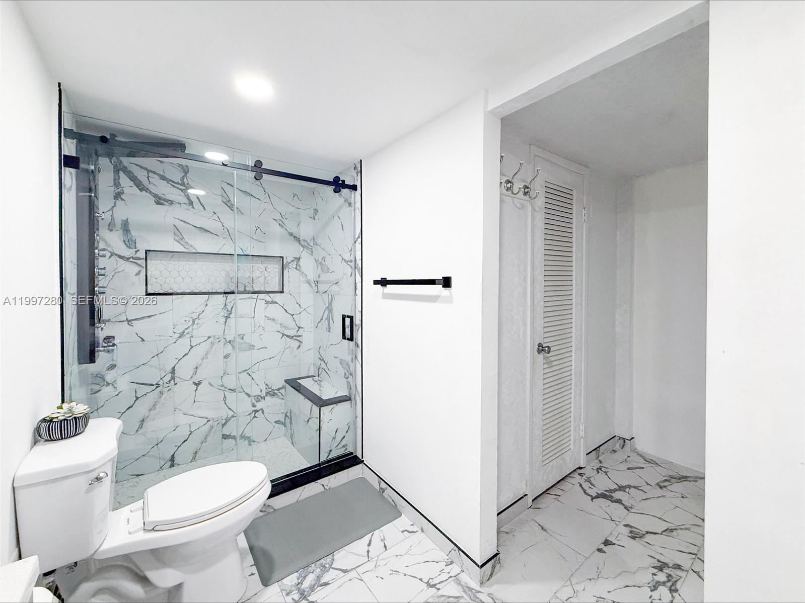 Ver detalles 1406W 2 / 2 1140 sq. ft. $ 2026-04-09 0 foto