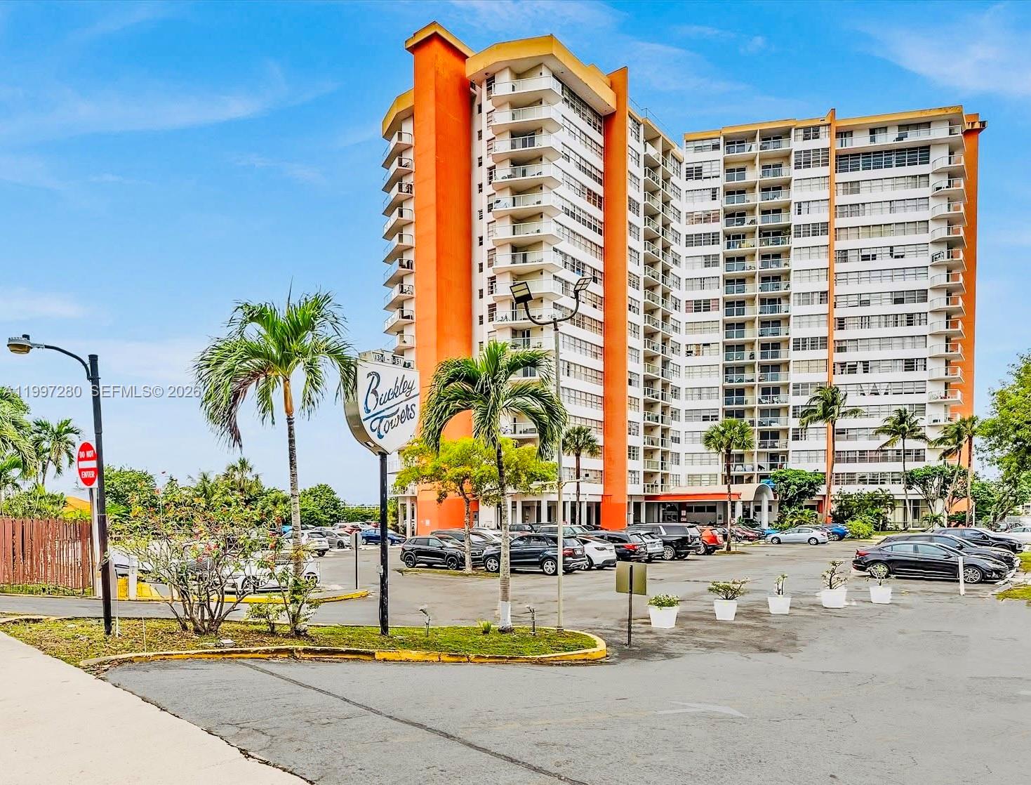 Ver detalles 1406W 2 / 2 1140 sq. ft. $ 2026-04-09 0 foto
