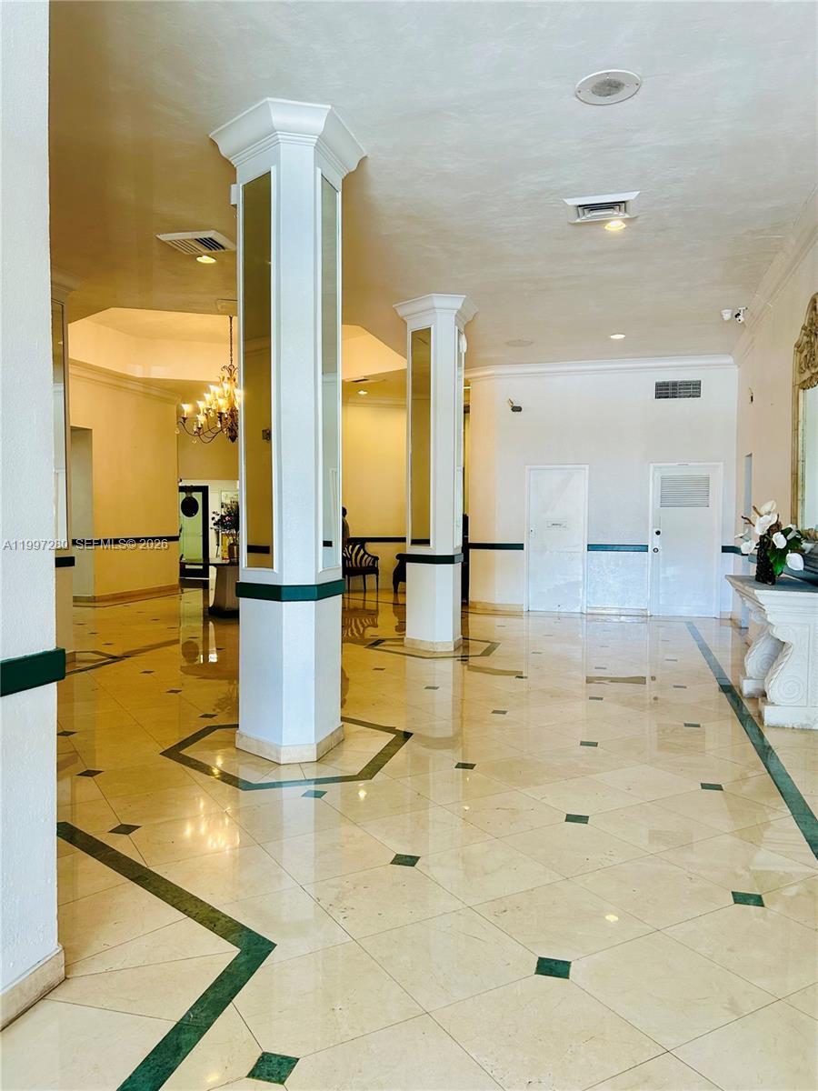 Ver detalles 1406W 2 / 2 1140 sq. ft. $ 2026-04-09 0 foto