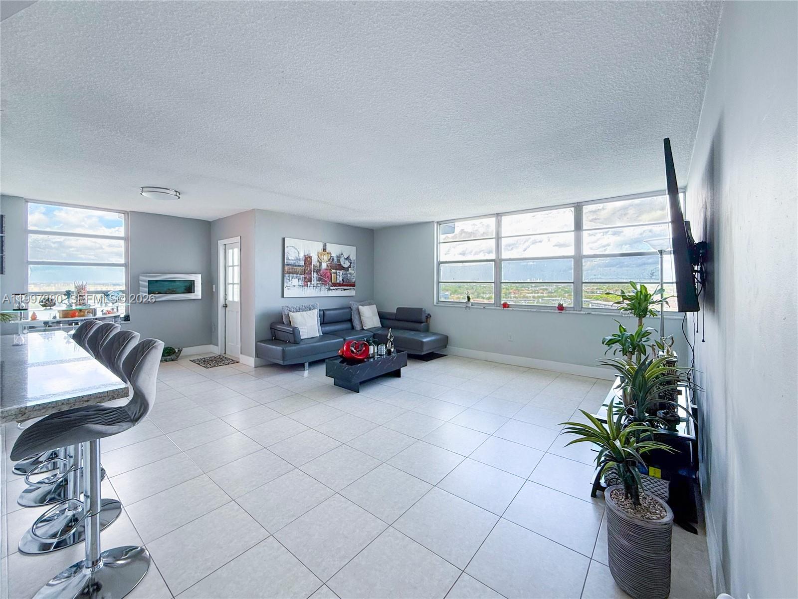 Ver detalles 1406W 2 / 2 1140 sq. ft. $ 2026-04-09 0 foto