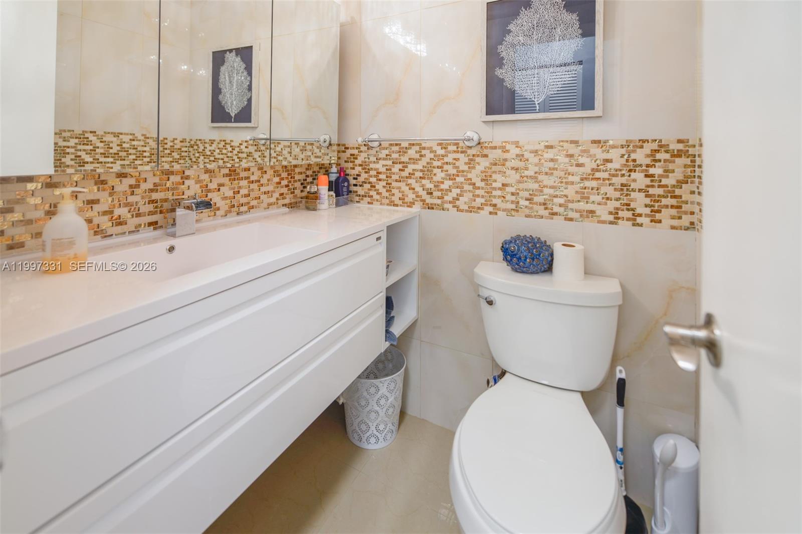 See details 20D 1 / 2 870 sq. ft. $ 2026-04-08 0 Photo