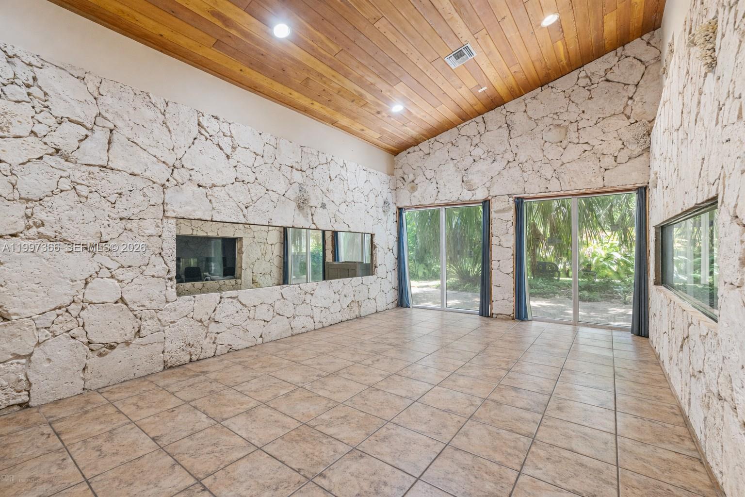   /   sq. ft. $ 2026-04-08 0 Photo