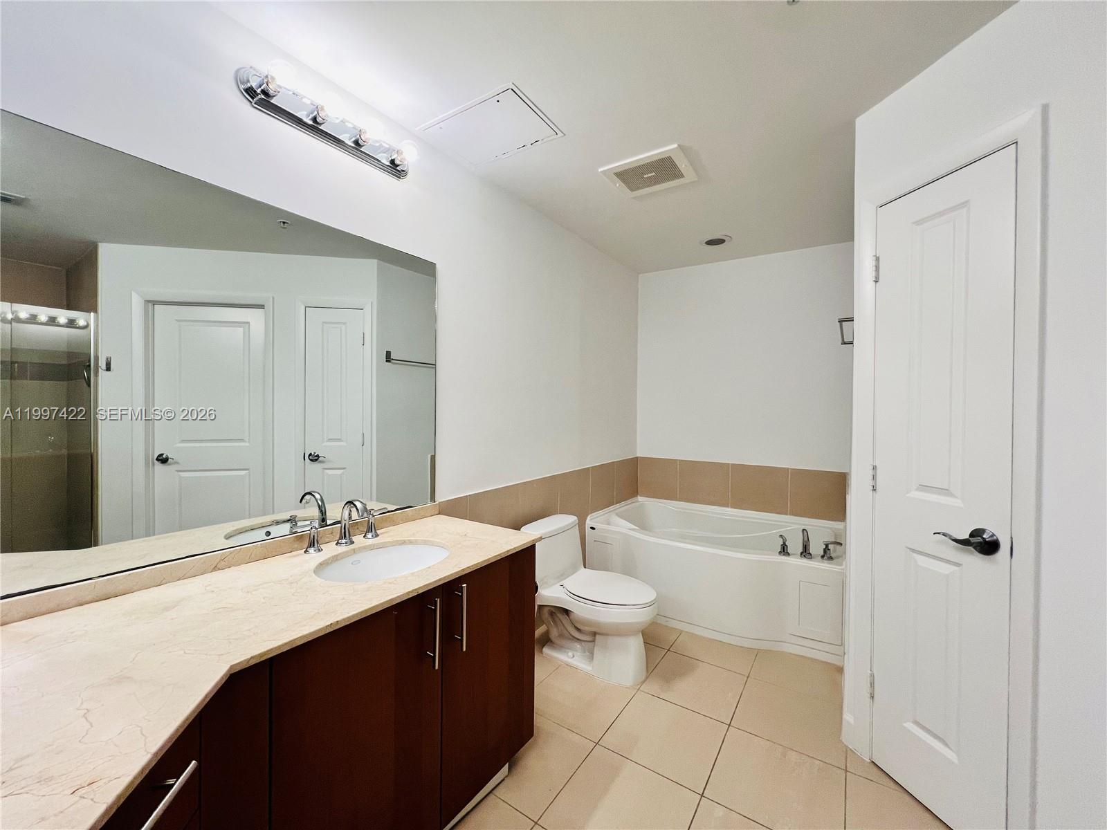 Photo of 1945 Ocean Dr  #2114, Hallandale Beach, Florida, 33009 - 