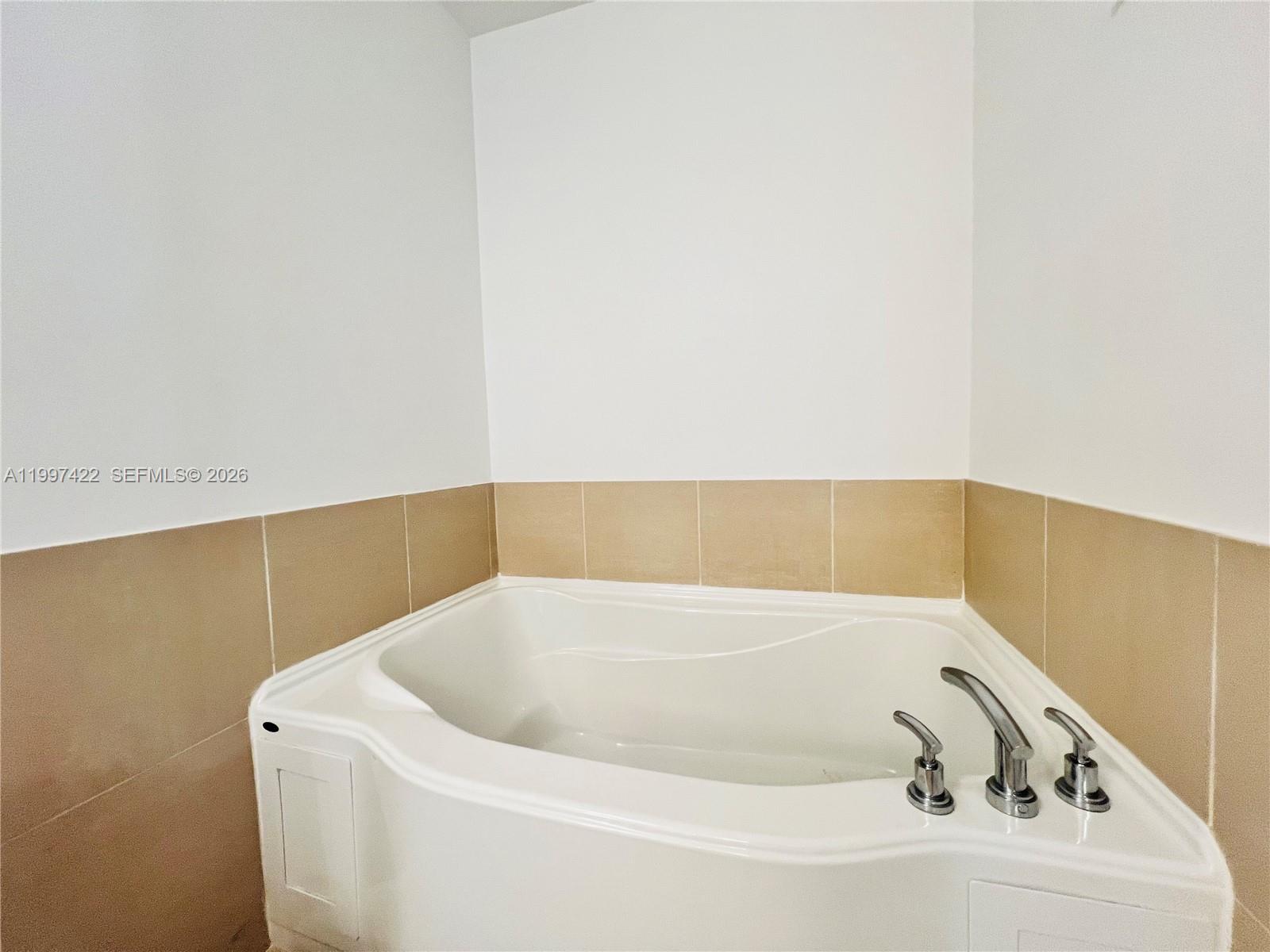 Photo of 1945 Ocean Dr  #2114, Hallandale Beach, Florida, 33009 - 