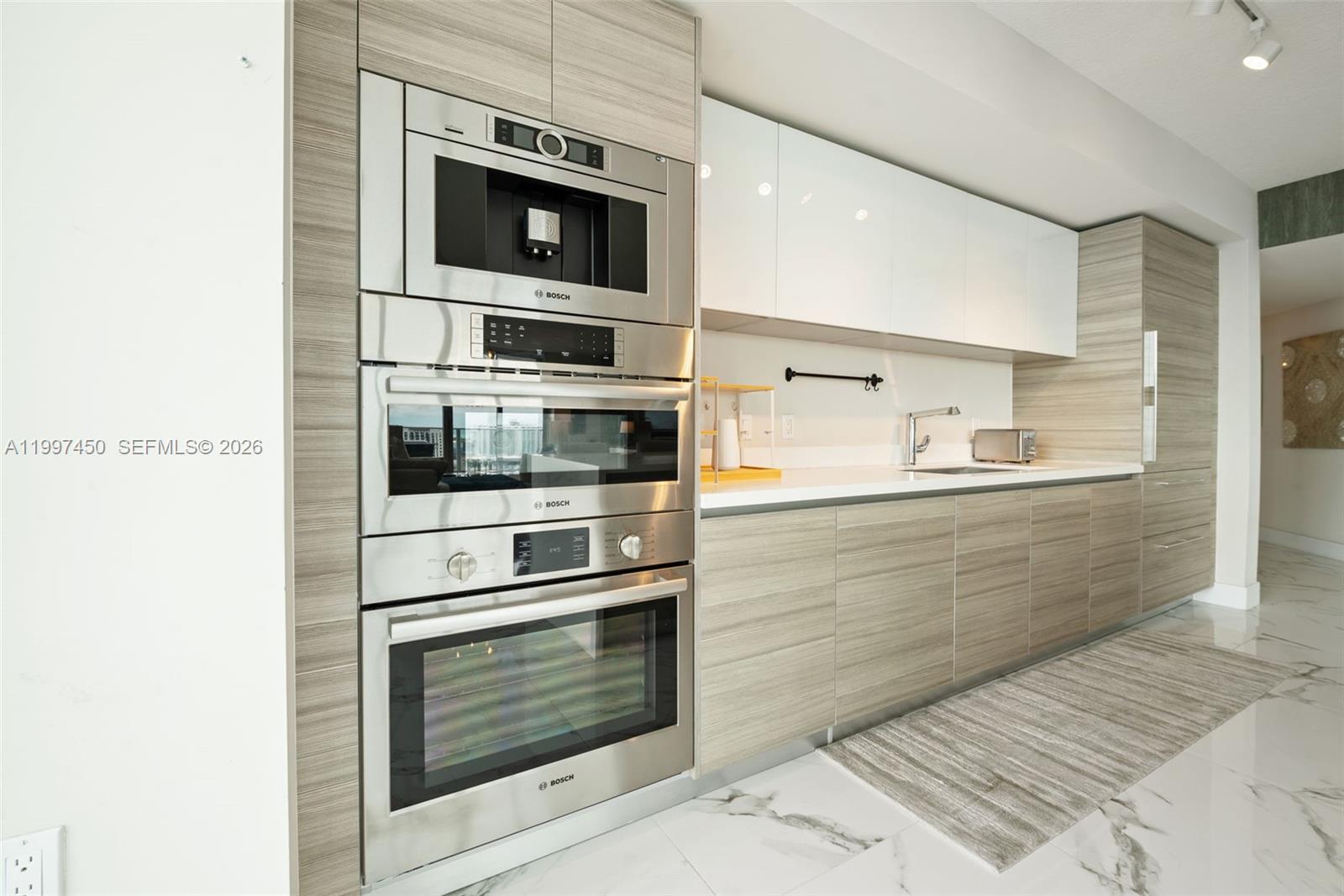 5-2102 3 / 4 1892 sq. ft. $ 2026-04-08 0 Photo