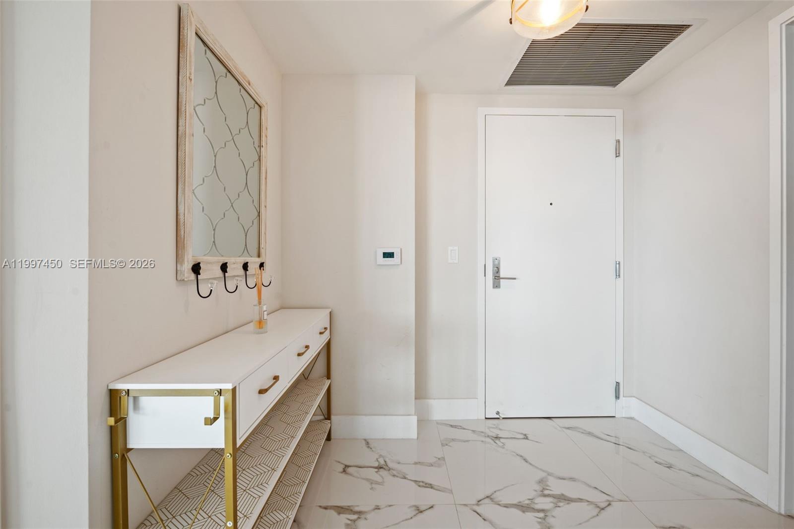 5-2102 3 / 4 1892 sq. ft. $ 2026-04-08 0 Photo