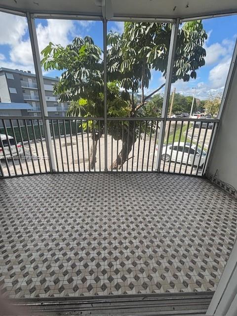 See details 214-2 1 / 1 909 sq. ft. $ 2026-04-08 0 Photo