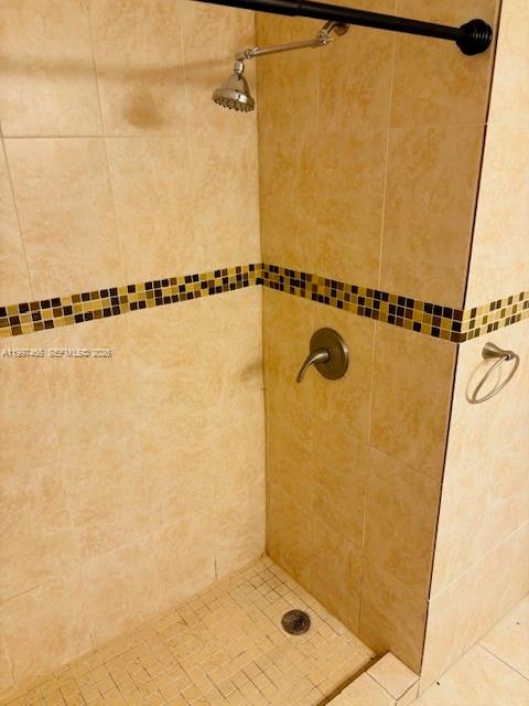 See details 214-2 1 / 1 909 sq. ft. $ 2026-04-08 0 Photo