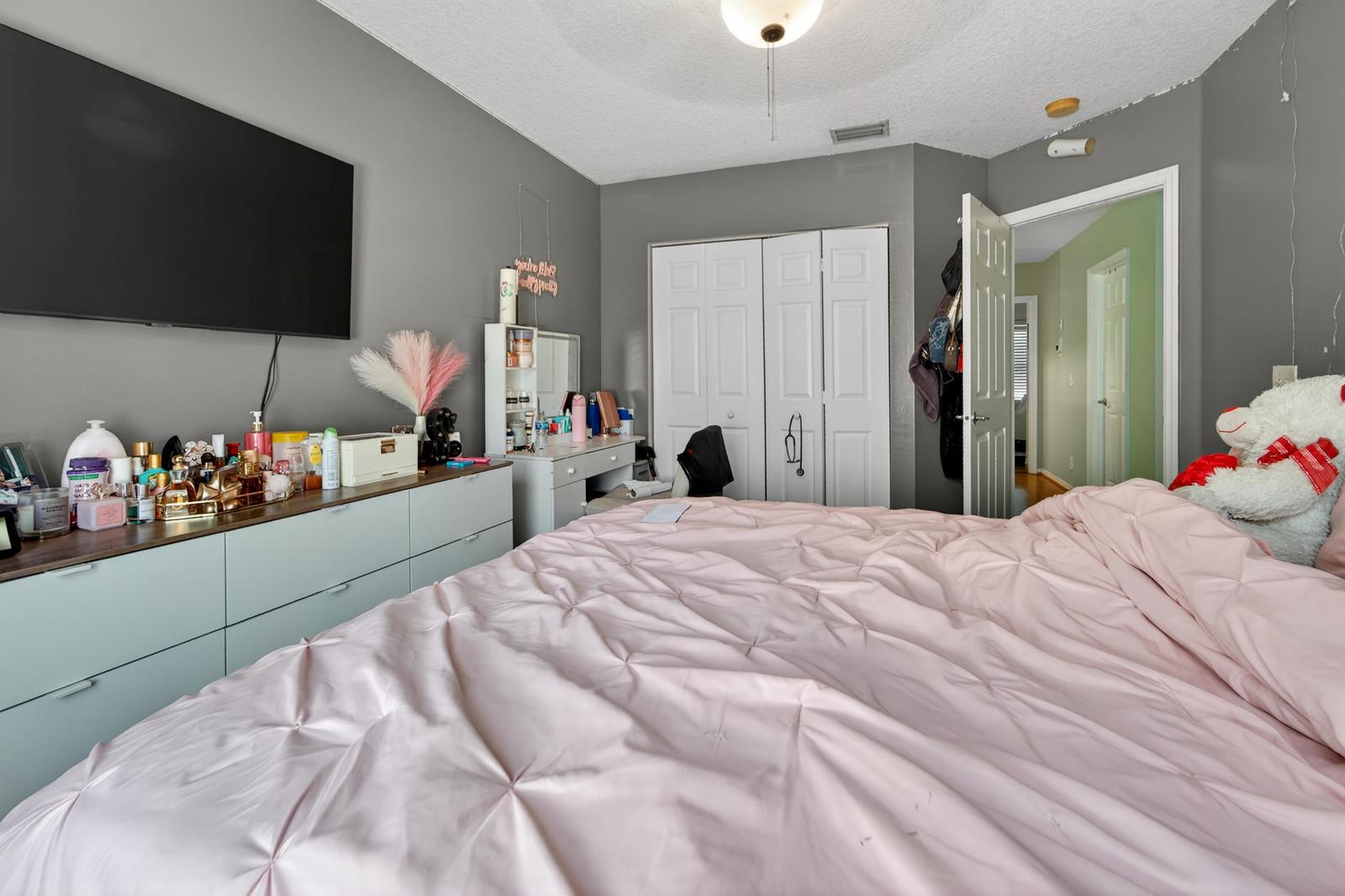 Ver detalles 162 3 / 1561 sq. ft. $ 2026-04-28 0 foto