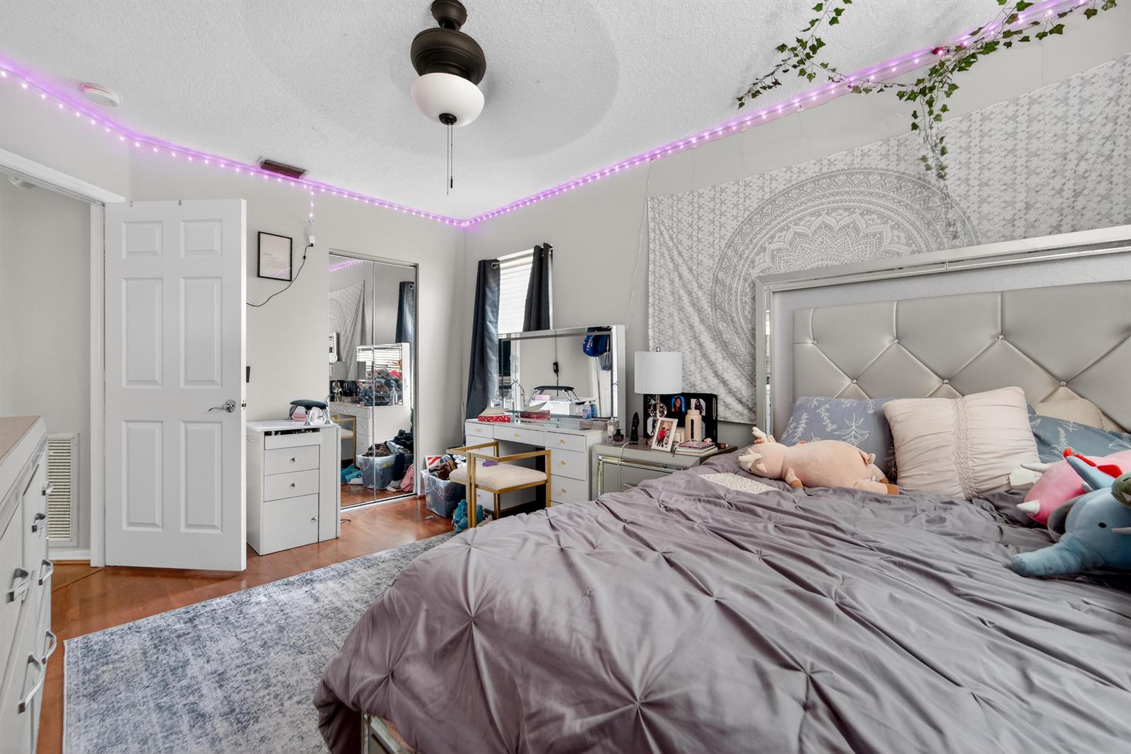 Ver detalles 162 3 / 1561 sq. ft. $ 2026-04-28 0 foto