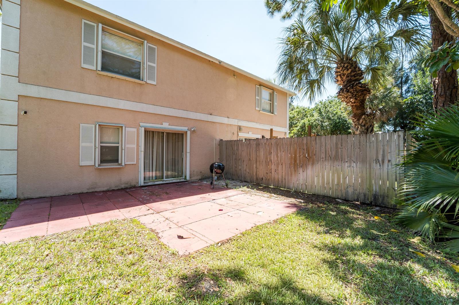 Ver detalles 162 3 / 1561 sq. ft. $ 2026-04-28 0 foto