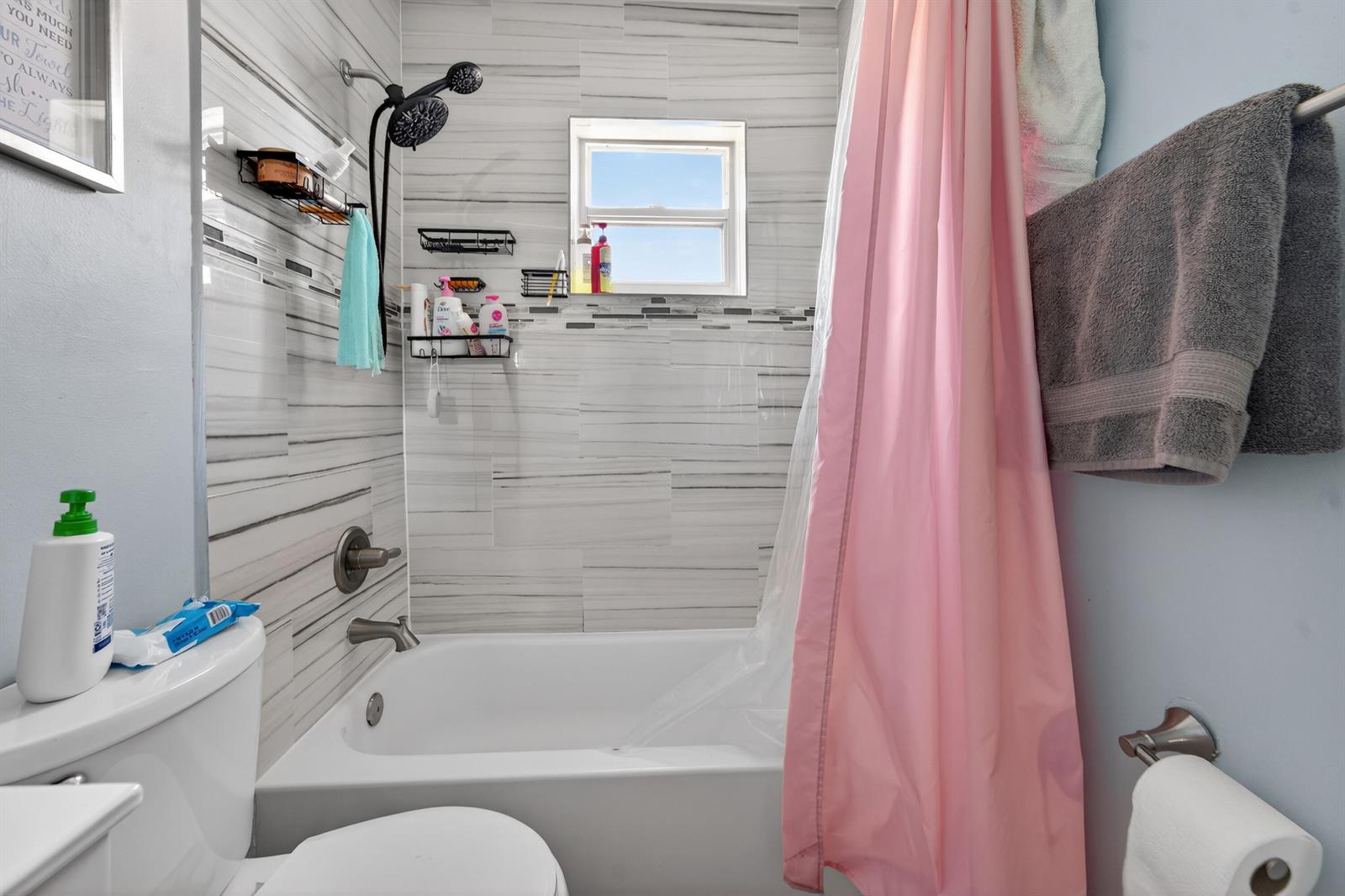 Ver detalles 162 3 / 1561 sq. ft. $ 2026-04-28 0 foto
