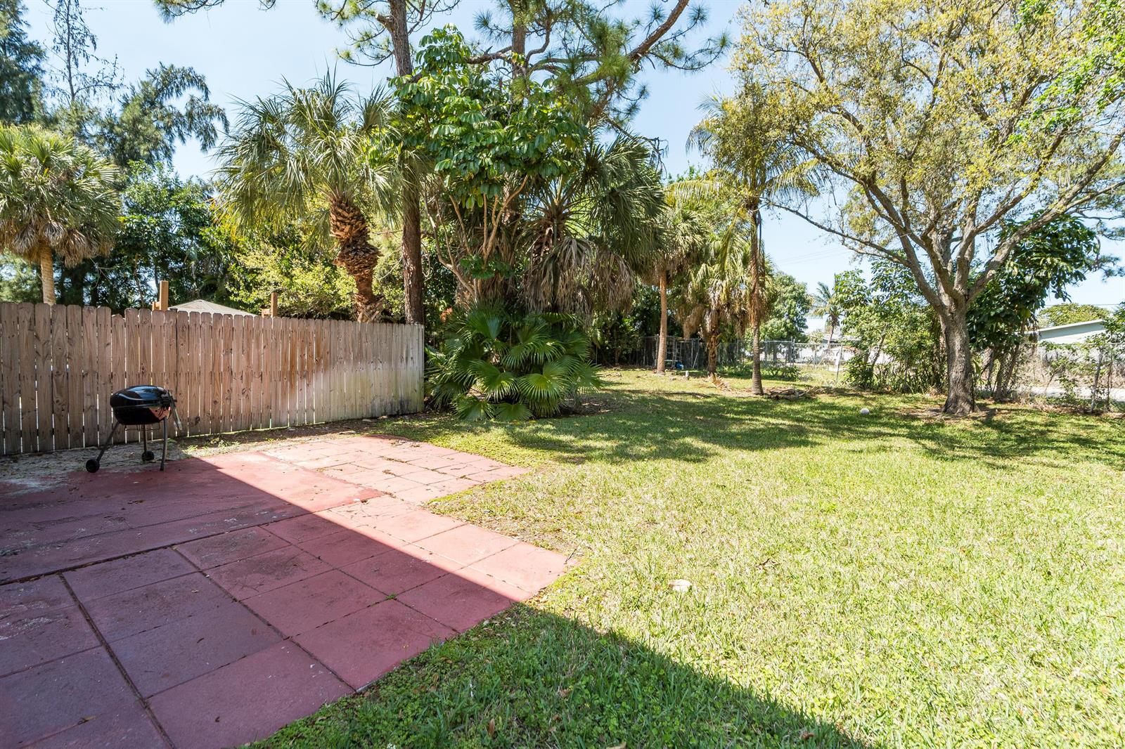 Ver detalles 162 3 / 1561 sq. ft. $ 2026-04-28 0 foto