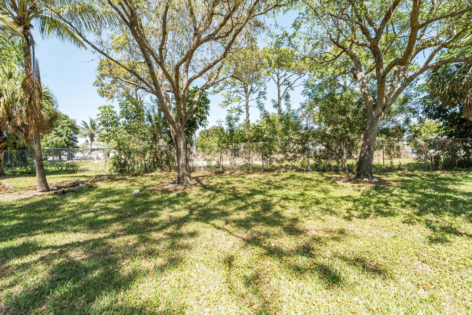 Ver detalles 162 3 / 1561 sq. ft. $ 2026-04-28 0 foto