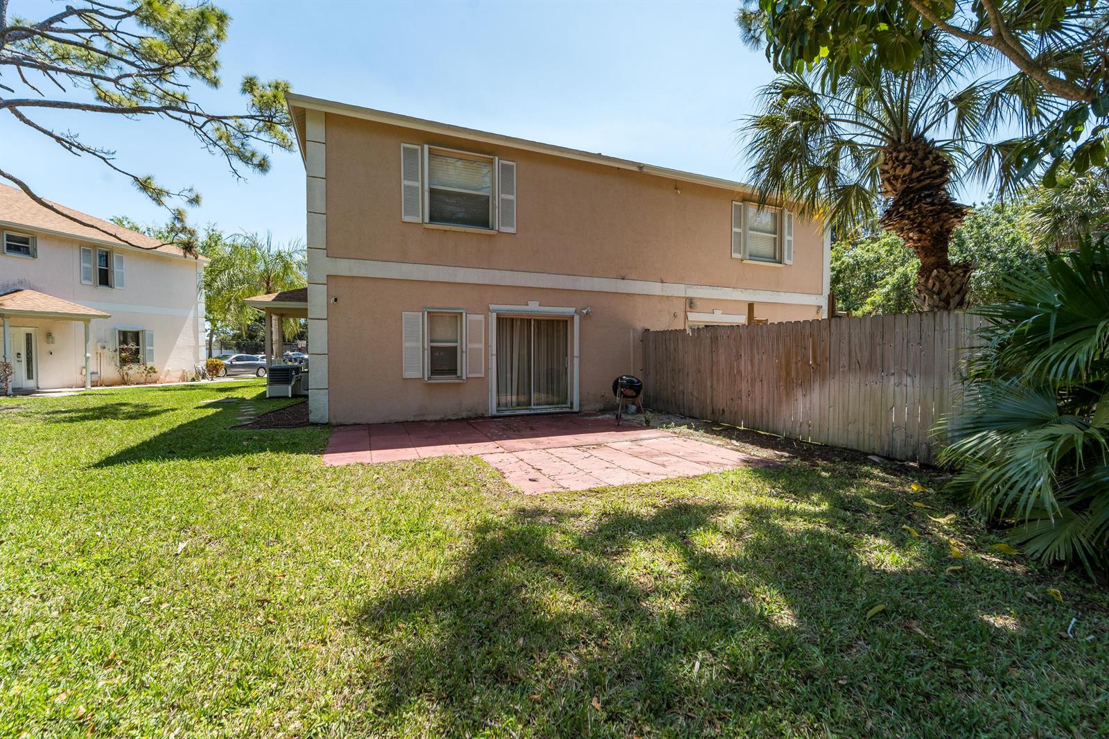 Ver detalles 162 3 / 1561 sq. ft. $ 2026-04-28 0 foto